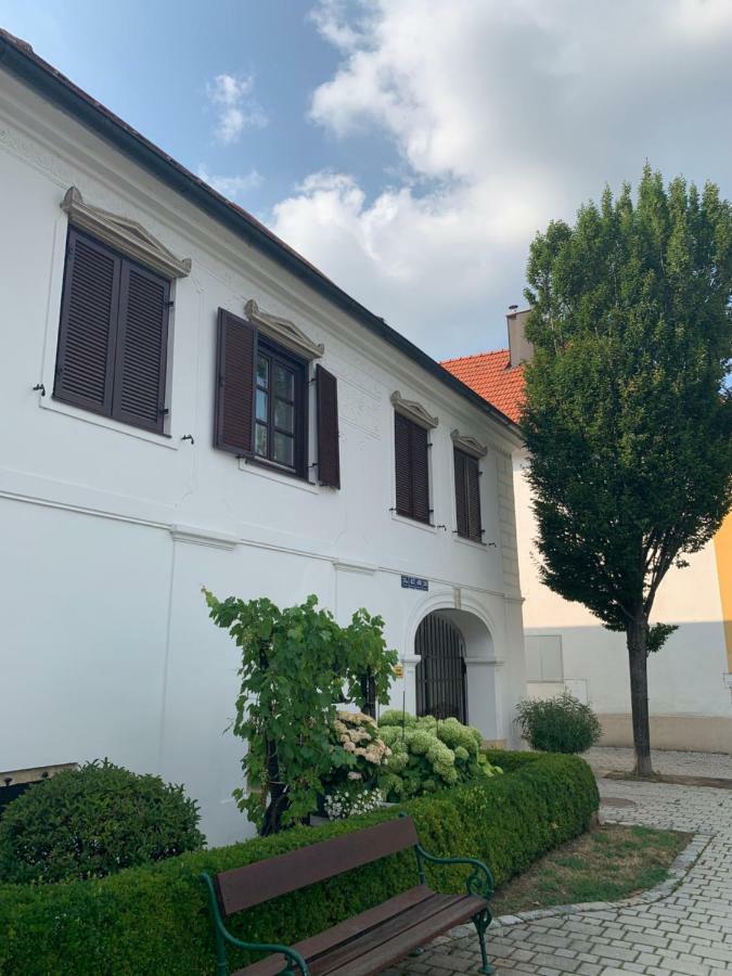 Ferienwohnungen Zum Briefmarkenhaus Mörbisch am See Eksteriør bilde